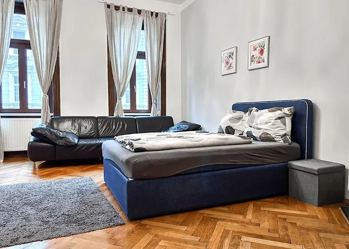 Apartment At Westbahnhof I Close To Shopping Street & Metro *