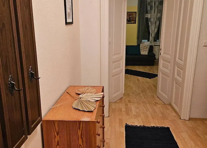 Apartment At Westbahnhof I Close To Shopping Street & Metro