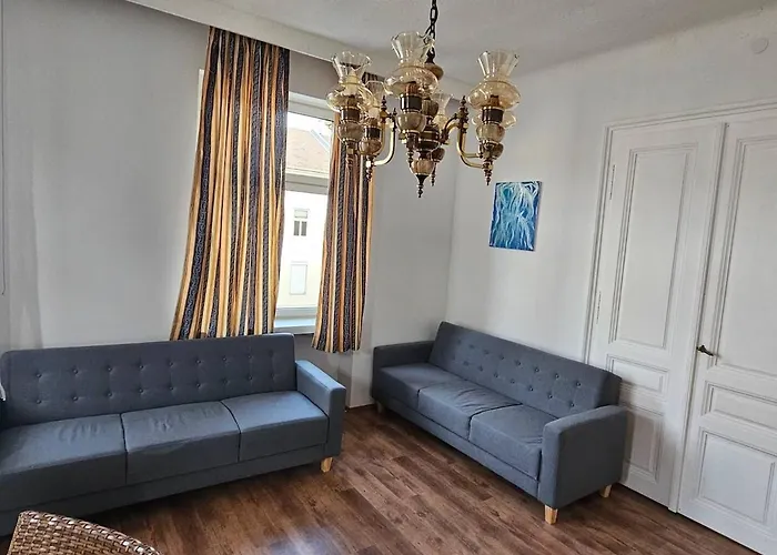 At Westbahnhof I Close To Shopping Street & Metro Apartment Vienna