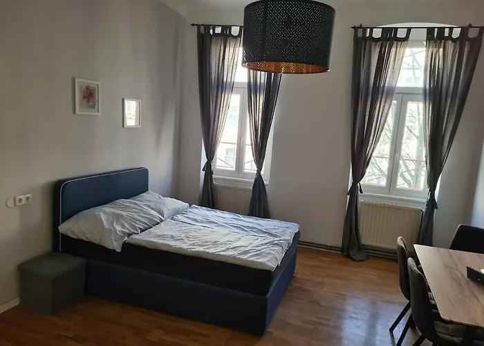 Apartment At Westbahnhof I Close To Shopping Street & Metro