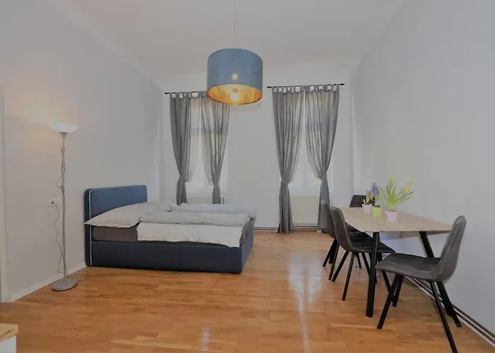 Apartment At Westbahnhof I Close To Shopping Street & Metro