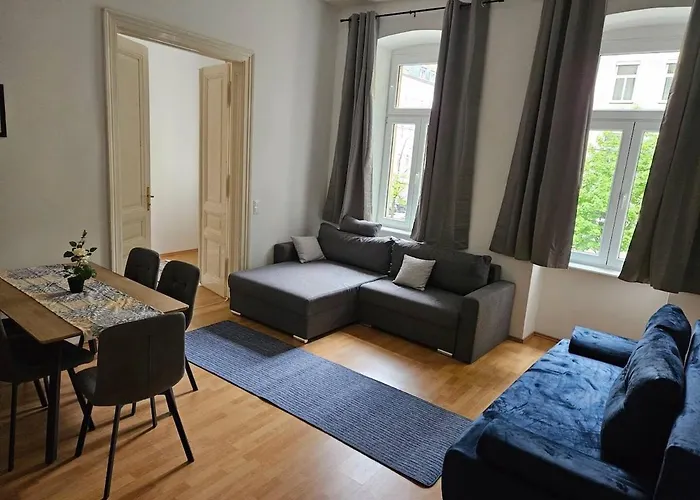 At Westbahnhof I Close To Shopping Street & Metro Apartment Vienna